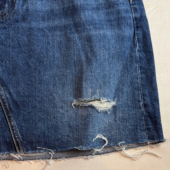 Everlane Women's Denim Reconstructed Distressed Blue Mini Skirt Size 33 - Picture 5 of 10